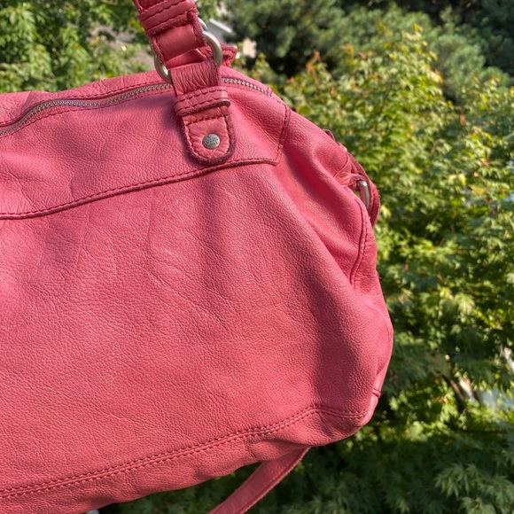 Large Pink Leather Hobo-Style Purse - Picture 14 of 16